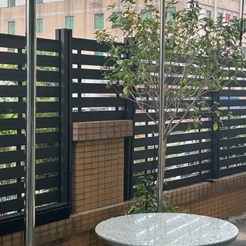 Modern Black Easily Assembled Fancy Aluminum Fence Aluminum Privacy Fence